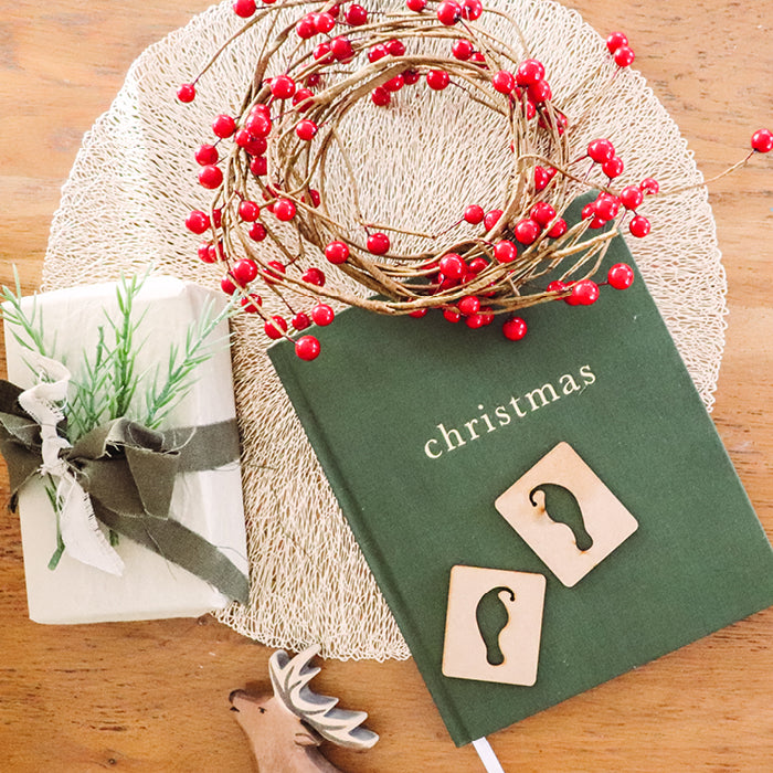 ELF ‘OFF THE SHELF’ MINI SHOE PRINT PAIR – STENCIL