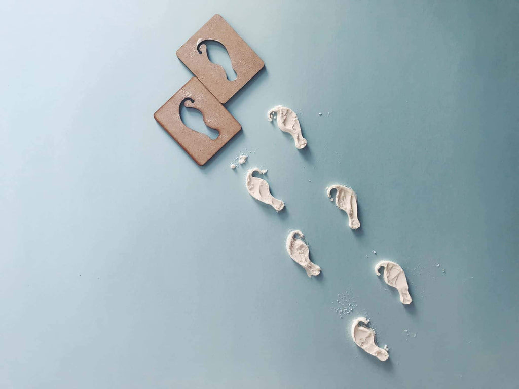 ELF ‘OFF THE SHELF’ MINI SHOE PRINT PAIR – STENCIL